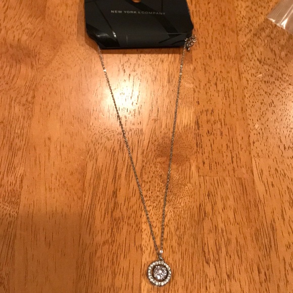 New York and company necklace - Picture 2 of 4